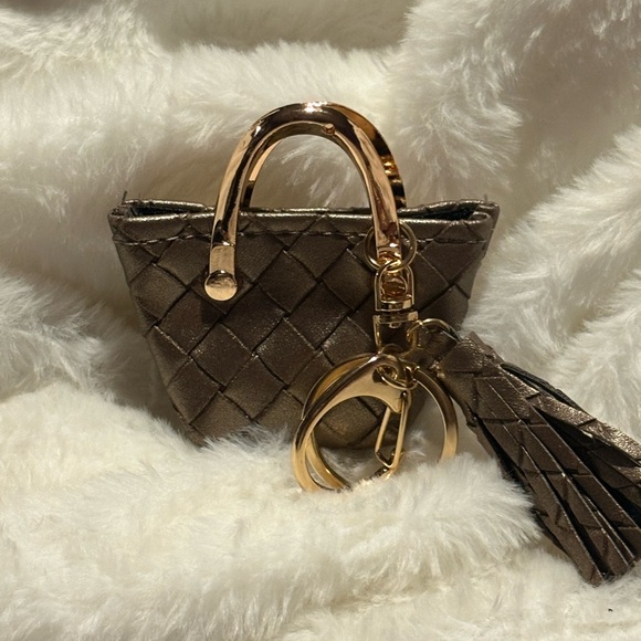 Handbags - Elegant Metallic Woven Handbag